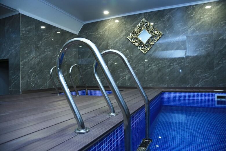 Hotel Shera Park