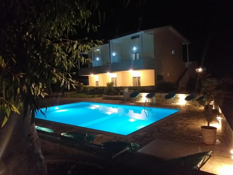 Aparthotel Caretta Resort