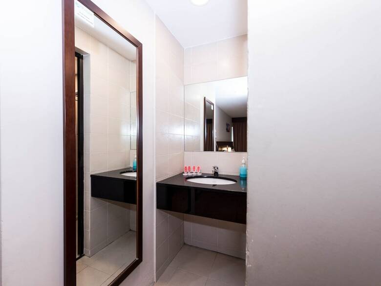 Oyo 89421 Pp Island Hotel