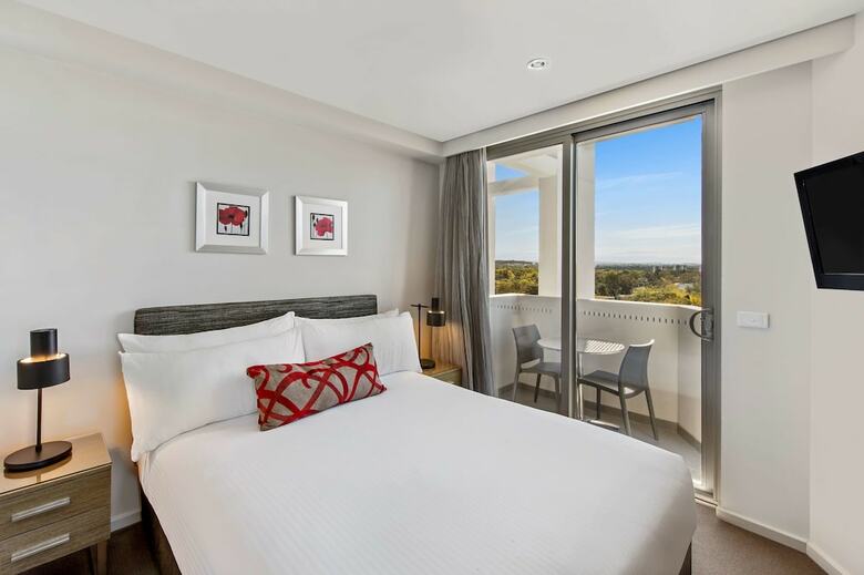 Hotel Adina Serviced Apartments Canberra Dickson