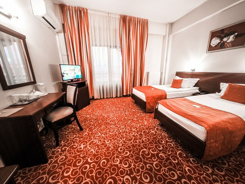 Central Hotel