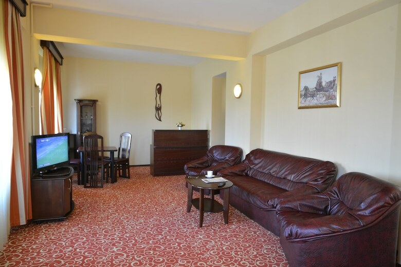 Central Hotel