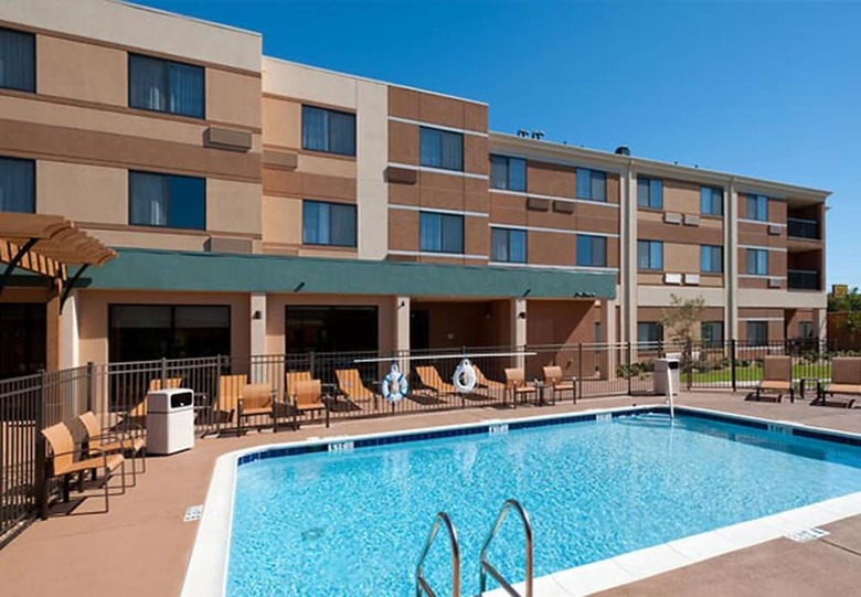 Hotel Courtyard By Marriott Alexandria