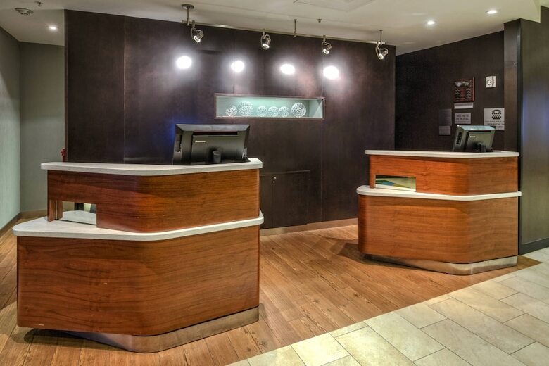 Hotel Courtyard By Marriott Alexandria