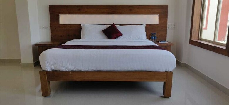 Castle Continental Premium Hotel