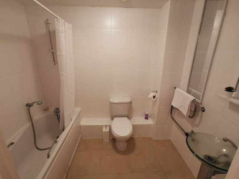 The Qube Apartments Sleeps 6 Parking