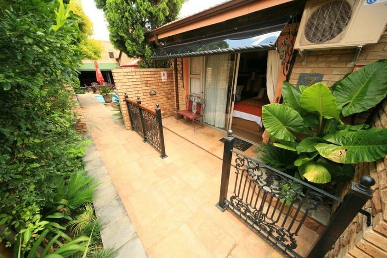 Hotel Le Cozmo Guest House