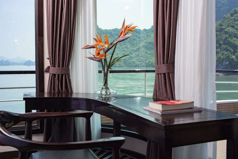 Scarlet Pearl Cruises