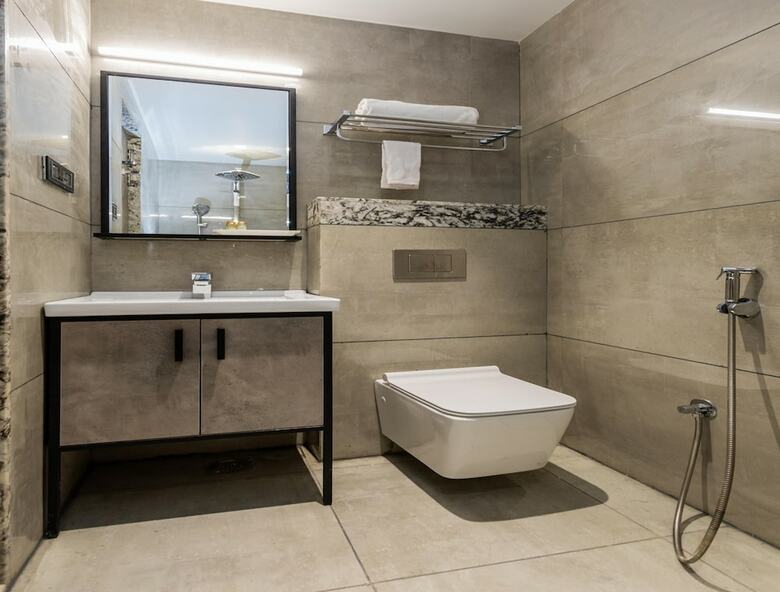 Capital O 29355 Hotel Oasis Blue