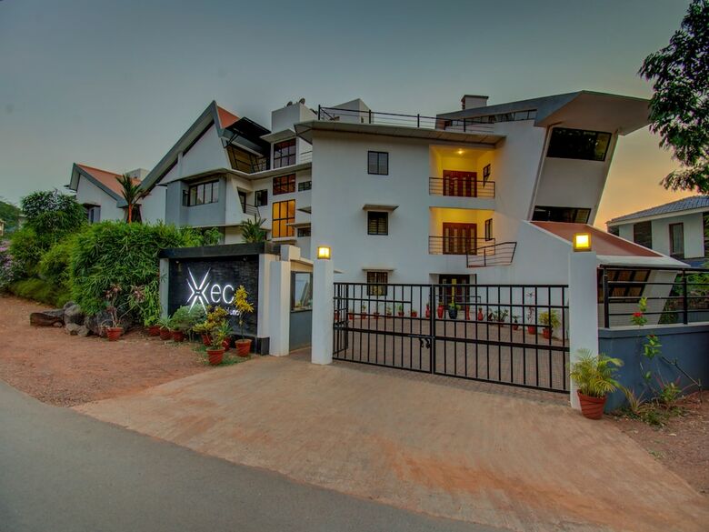 Hotel Capital O 37677 Xec Residency