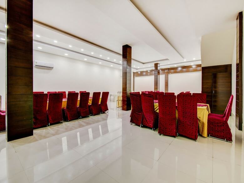 Capital O 30699 Lrc Hotel And Banquet