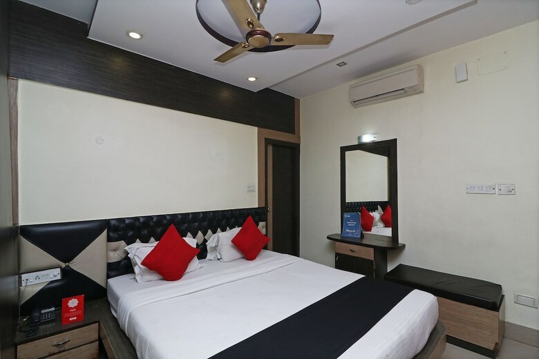 Capital O Hotel Presidency Inn
