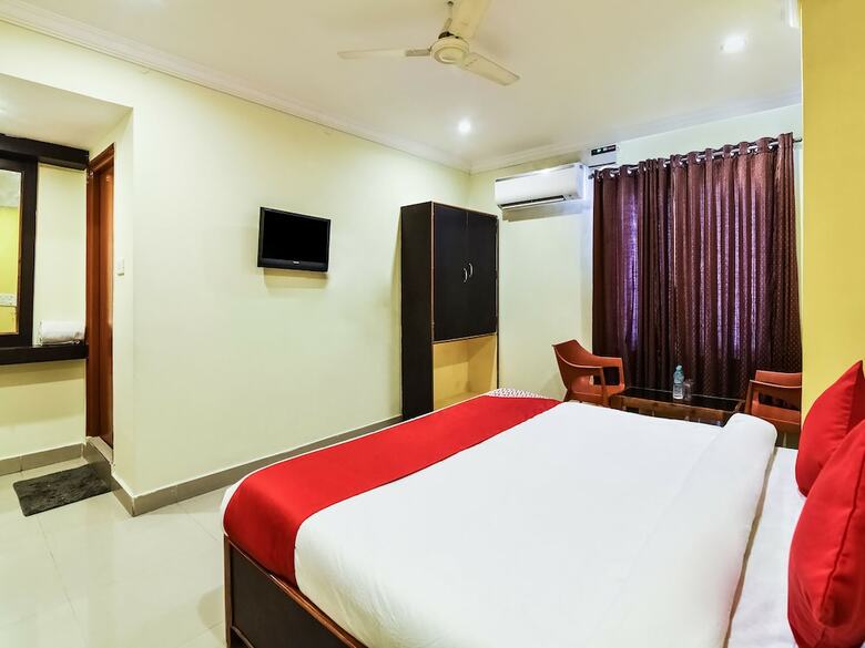 Hotel Capital O 29342 Blu Resorts