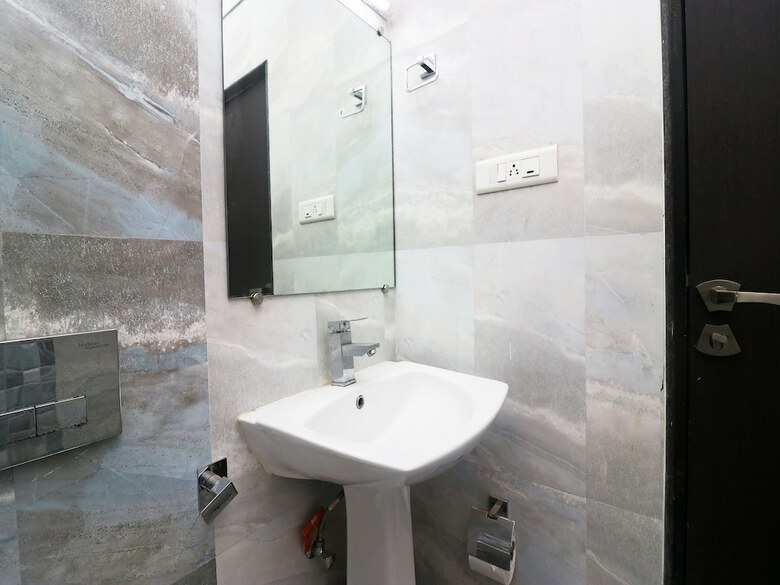 Capital O 40848 Hotel Mirabel