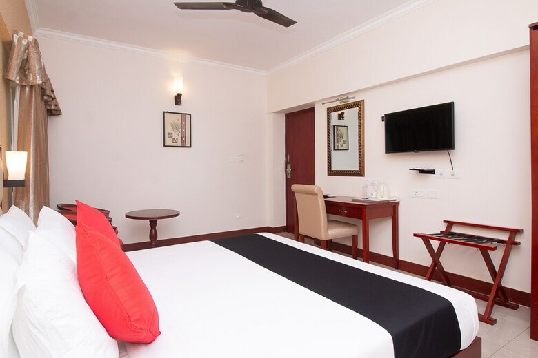 Hotel Capital O 41374 Rr Inn