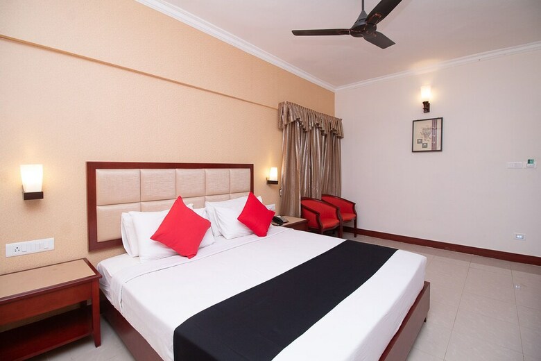 Hotel Capital O 41374 Rr Inn