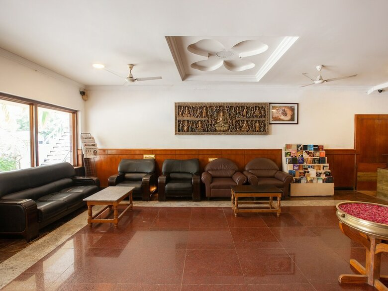 Hotel Capital O 40116 Sea Breeze Resort