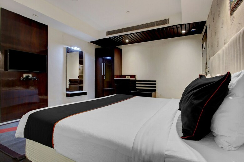 Collection O 135 Hotel Broadway