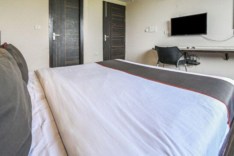 Hotel Collection O 30086 Dwarka Sector 9