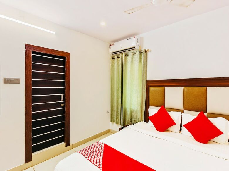 Hotel Oyo 29131 Rk Grand