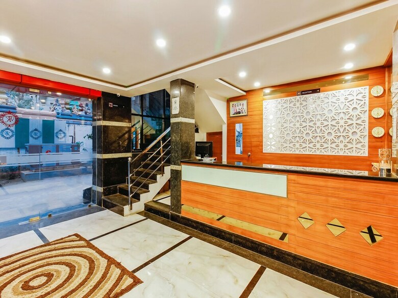 Hotel Oyo 29131 Rk Grand
