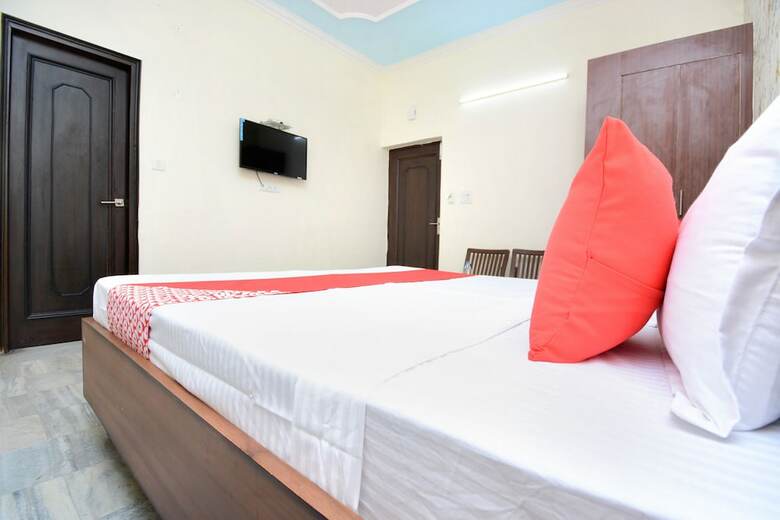 Hotel Oyo 27959 Ra-flora