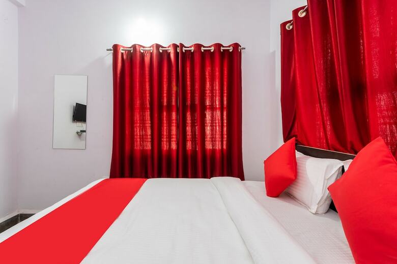 Oyo 29881 Hotel Gajanan