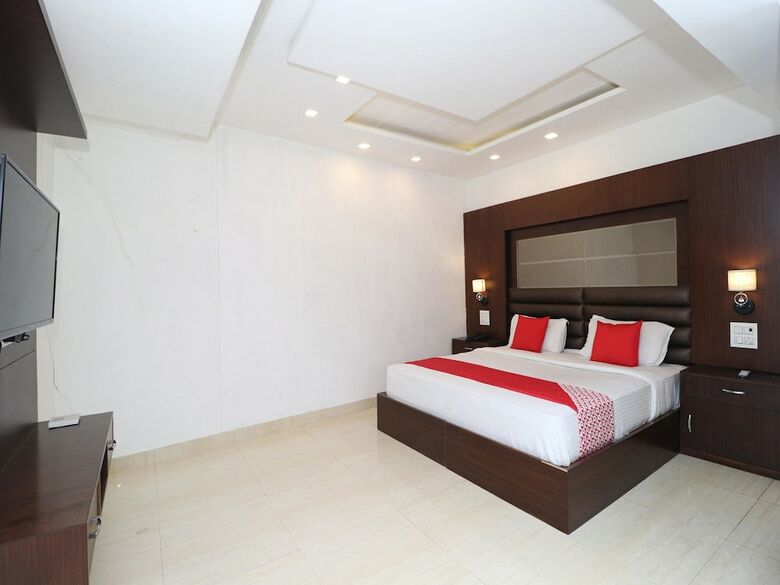 Oyo 29950 Hotel Ml Pride