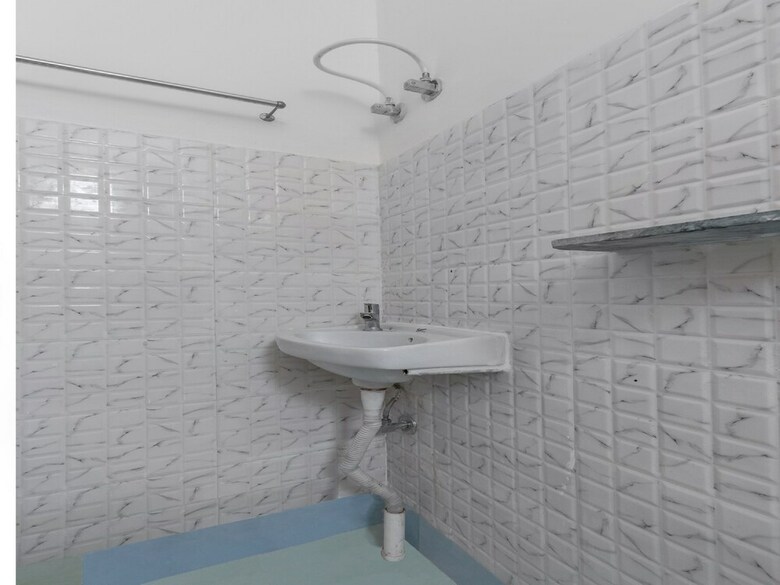 Hotel Oyo 35753 Rk Residency