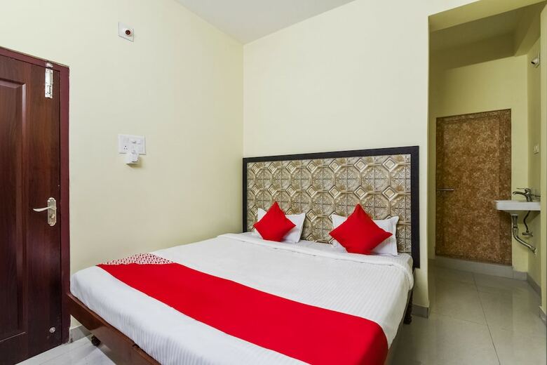 Hotel Oyo 35753 Rk Residency