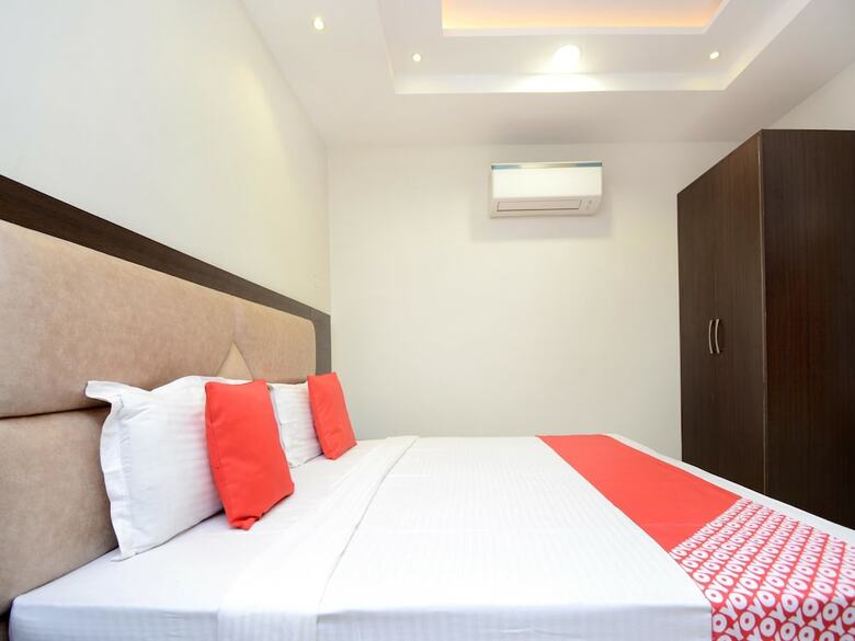 Oyo 33009 Hotel Nido