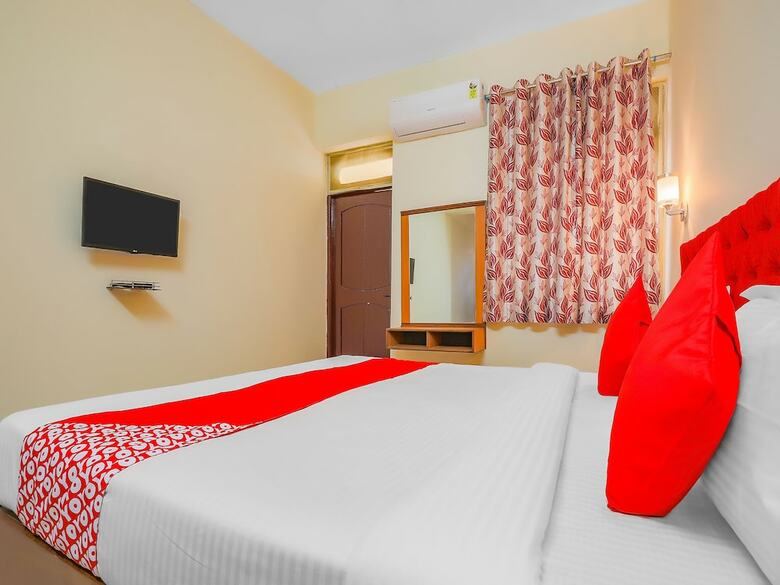 Oyo 36088 Sanman Hotels