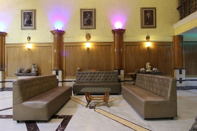 Oyo 35457 Hotel Kubera Palace