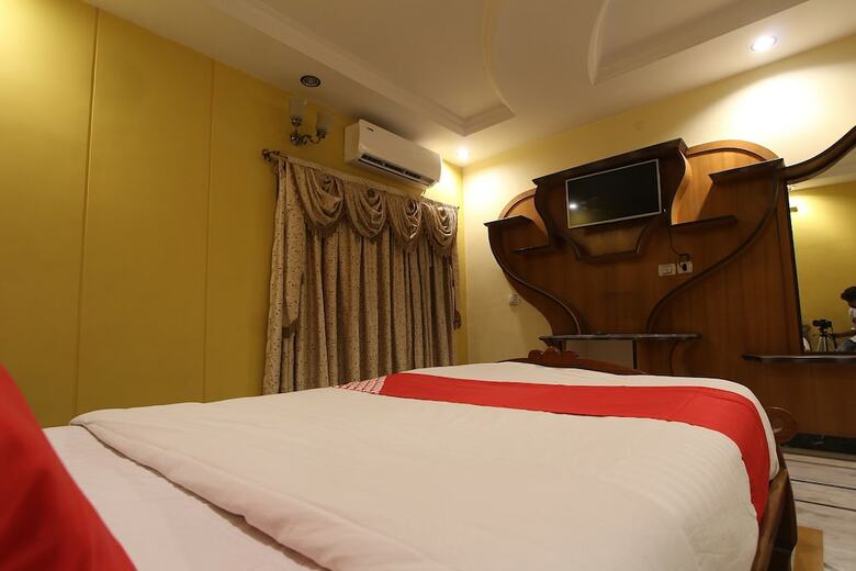 Oyo 35457 Hotel Kubera Palace