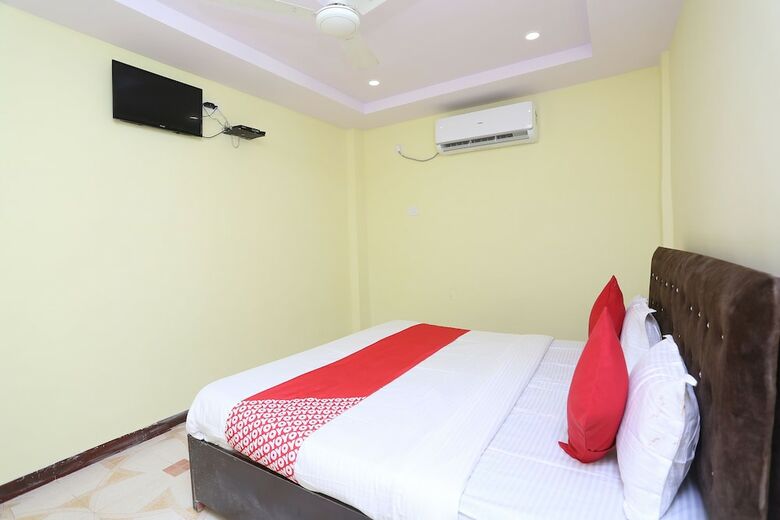 Oyo 36667 Hotel Manoj