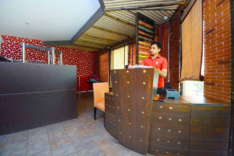 Hotel Oyo 37208 Dlm Valley Resorts