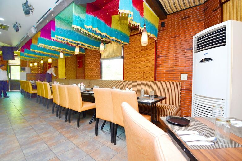 Hotel Oyo 37208 Dlm Valley Resorts