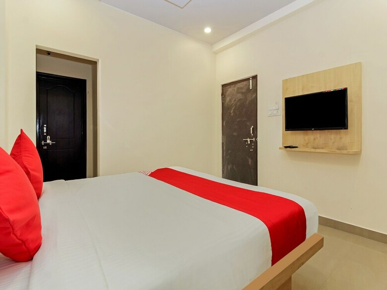 Hotel Oyo 37762 Hyvin Suites