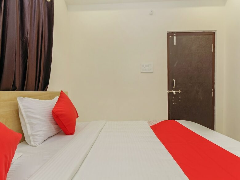 Hotel Oyo 37762 Hyvin Suites
