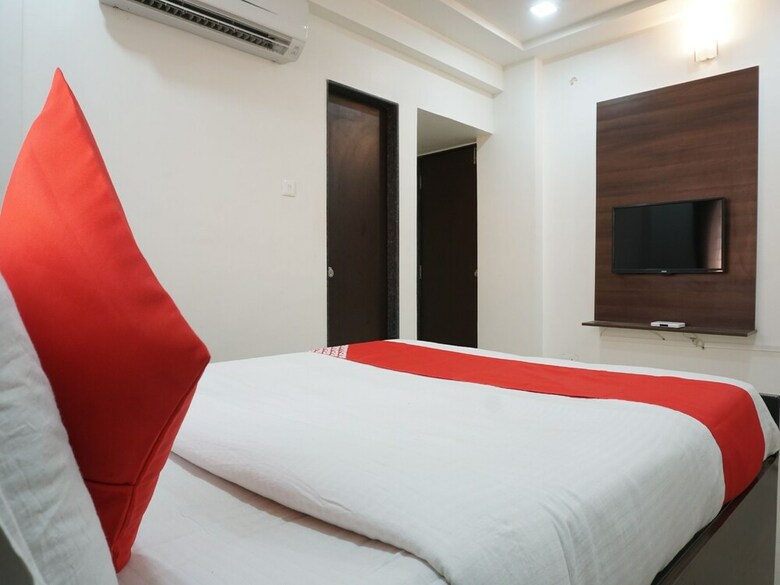 Hotel Oyo 38523 Royano Inn