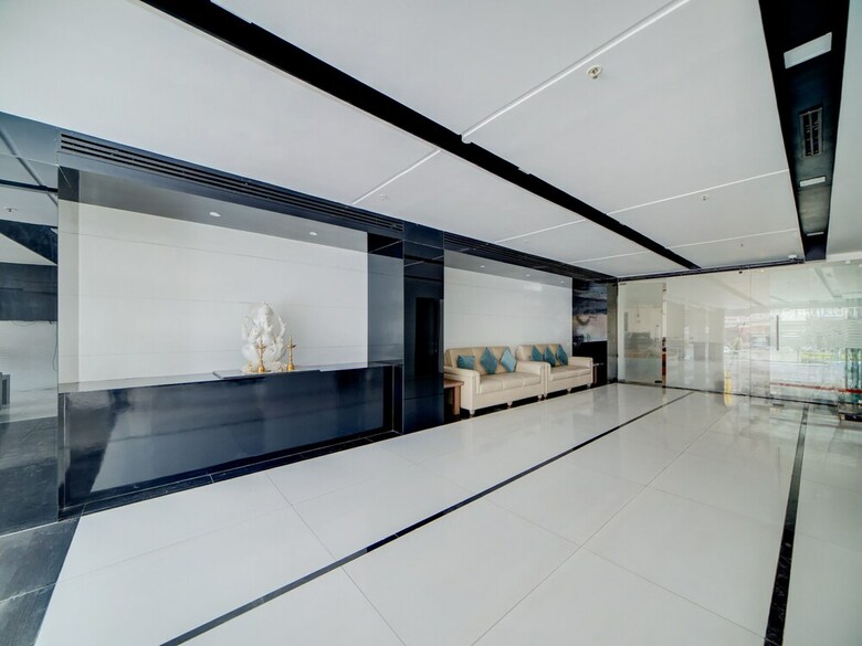 Oyo 40124 Hotel Vjr Residency