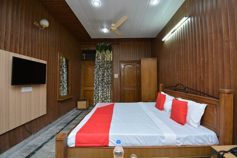 Oyo 40230 Hotel Royal Palace