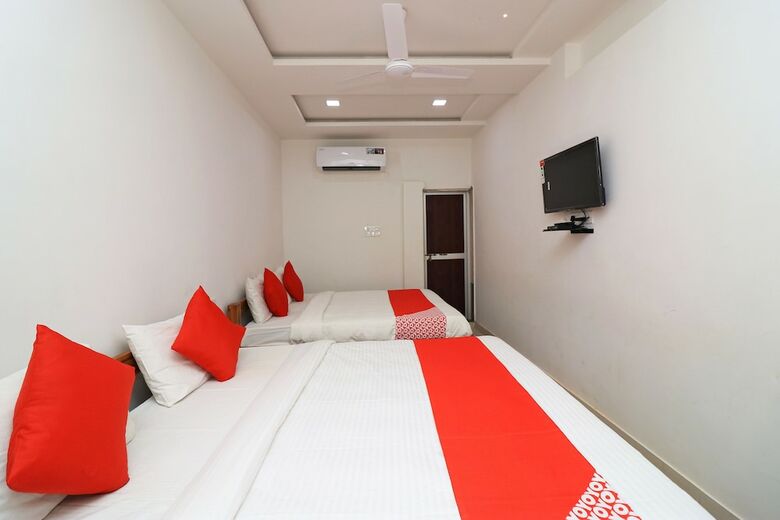 Hotel Oyo 39764 Mahendra Greens