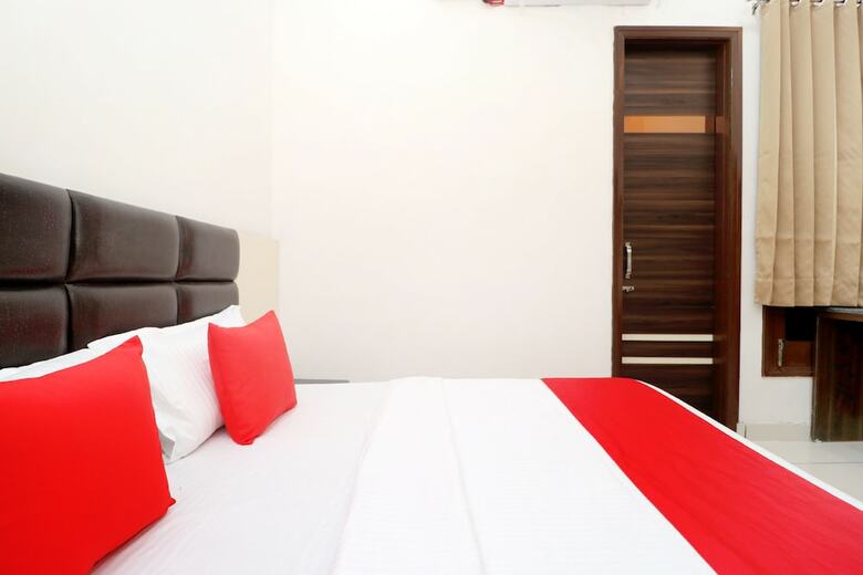 Hotel Oyo 39759 Kesari Root