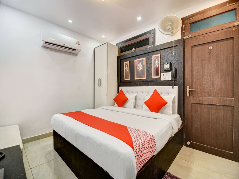 Hotel Oyo 38853 S Sumangalam Palace