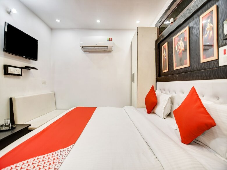 Hotel Oyo 38853 S Sumangalam Palace