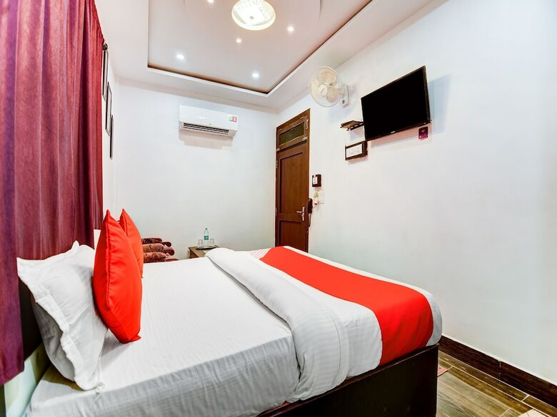 Hotel Oyo 38853 S Sumangalam Palace