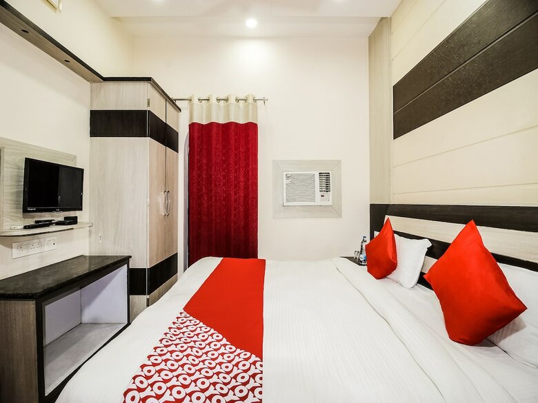 Oyo 40320 Hotel Soni International