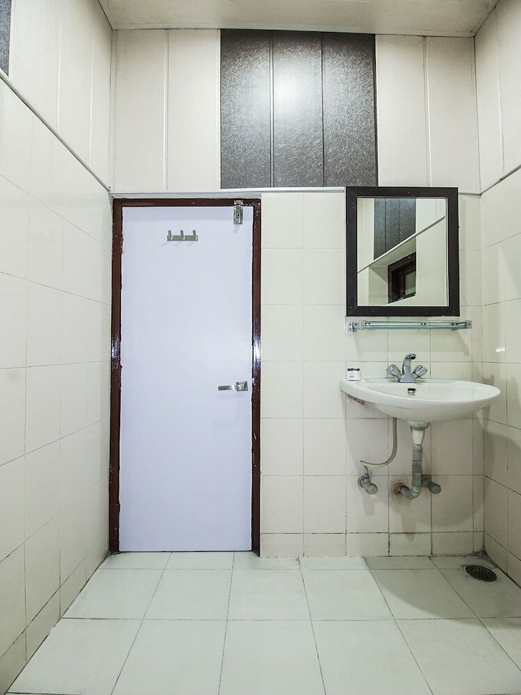 Oyo 40320 Hotel Soni International