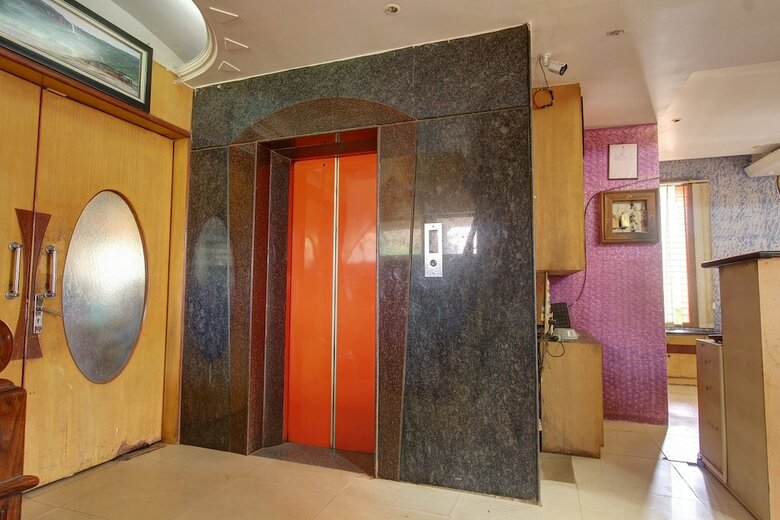 Spot On 40409 Hotel Rajsangam International